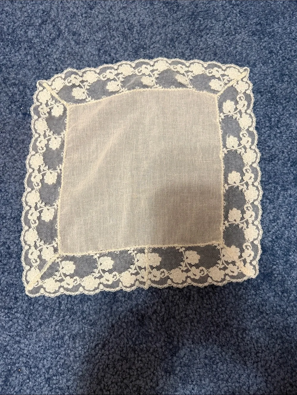 20 Vintage doilies